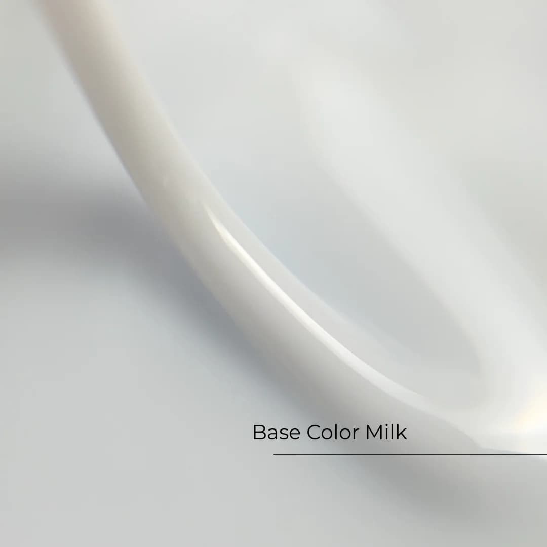 Base Color Milk — baza hybrydowa kamuflująca