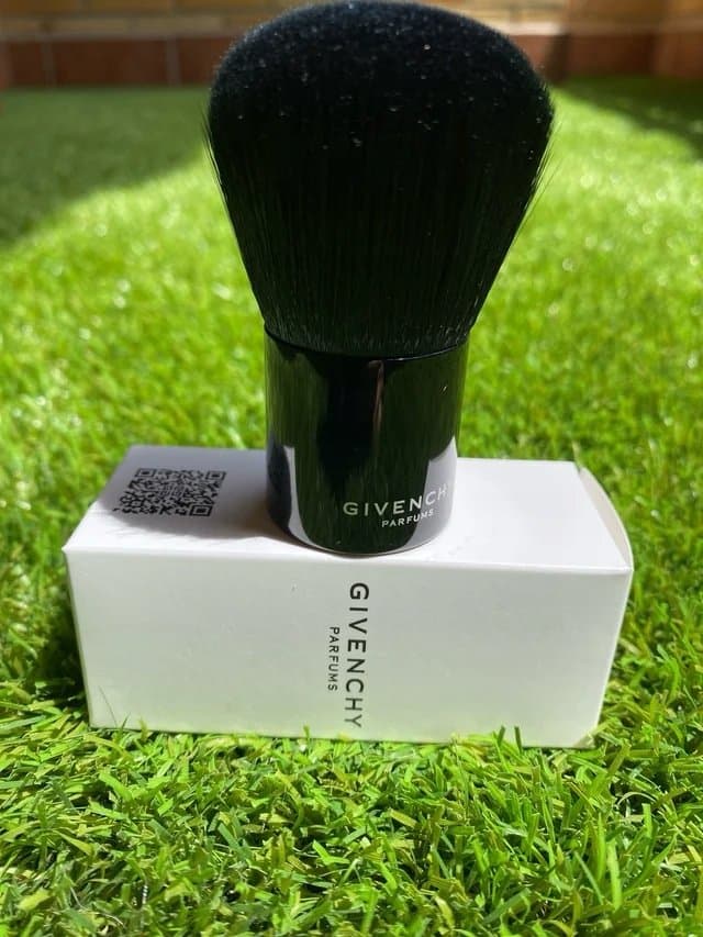 Kabuki Brush