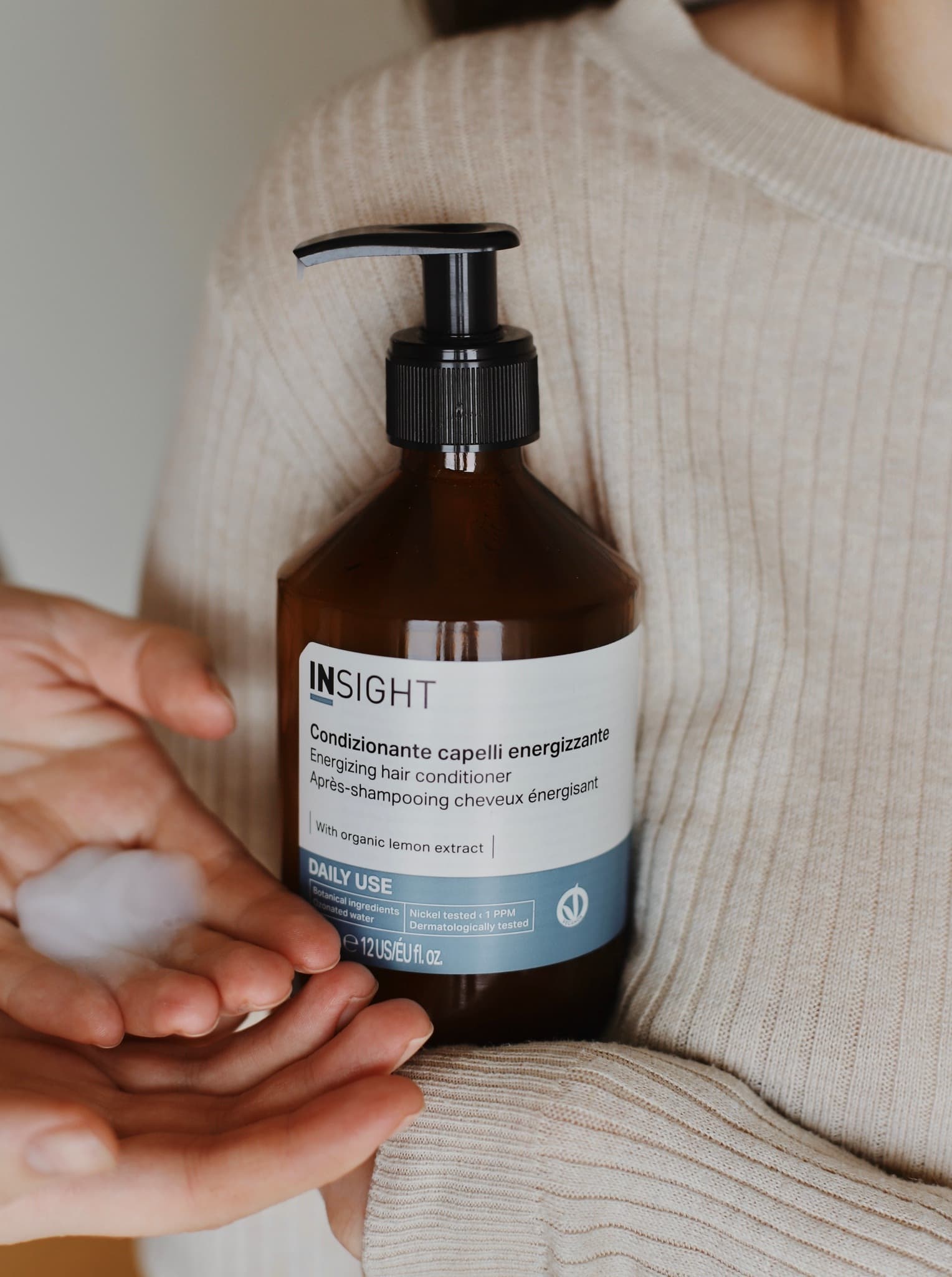 Nawilżająca odżywka do codziennej pielęgnacji INSIGHT DAILY USE
