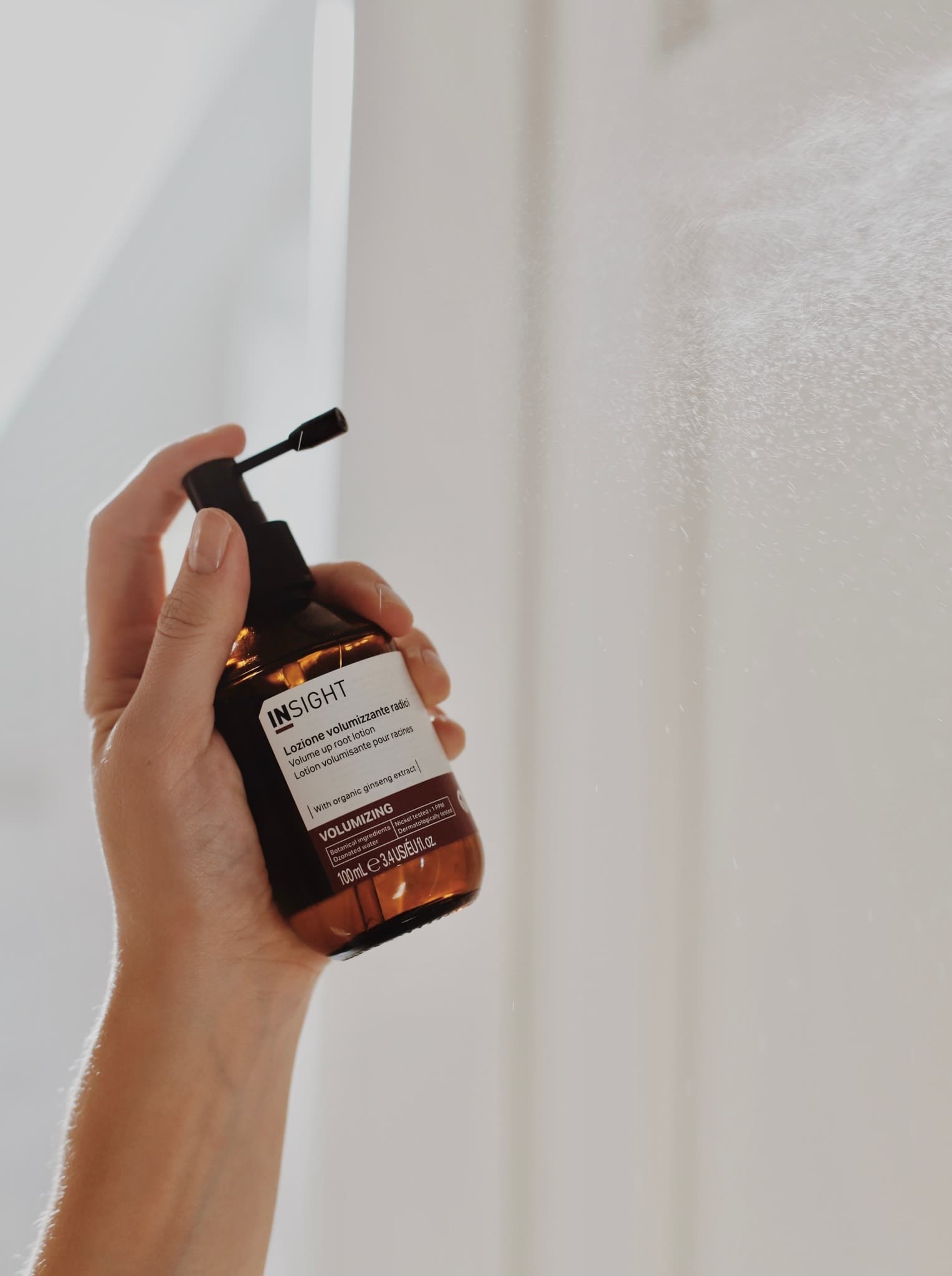 Spray na objętość włosów od nasady INSIGHT VOLUMIZING