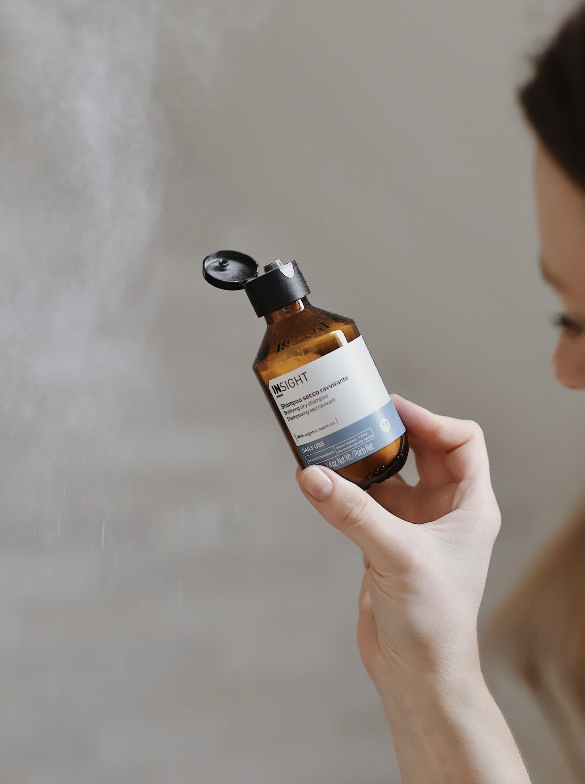 Naturalny suchy szampon do włosów zwiększający objętość INSIGHT Daily Use
