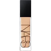 Natural Radiant Longwear Foundation trwały podkład (rozświetlający) odcień PATAGONIA
