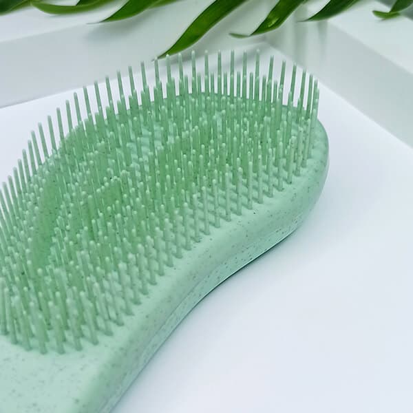 Szczotka BIO do włosów Mini biodegradowalna YEYE Made in Nature (zielony)
