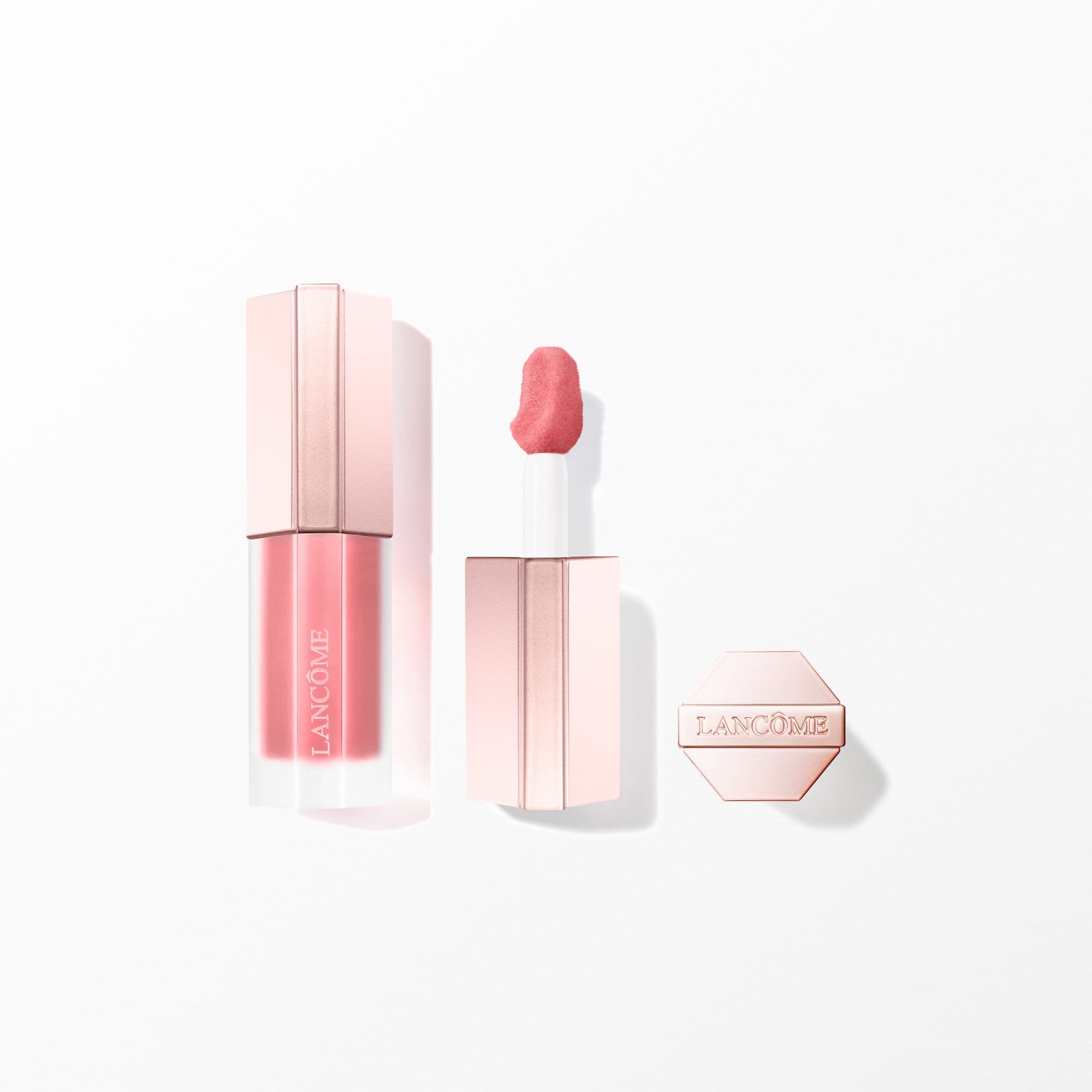 Lip Idôle CuddleBlur™ Matte Velvet Lip Cream balsam do ust wypełniający z matowym wykończeniem odcień 21 Blushing Blanket