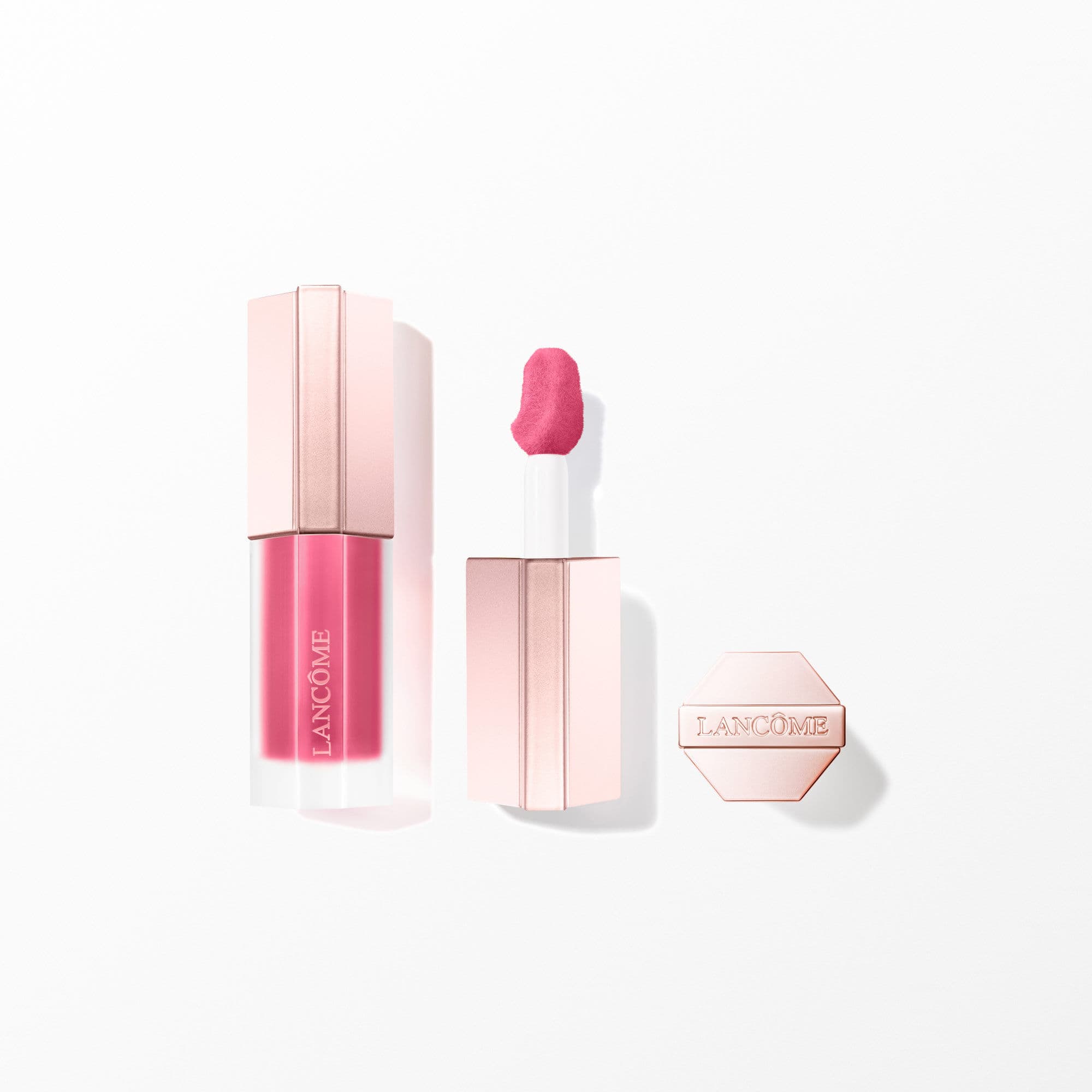 Lip Idôle CuddleBlur™ Matte Velvet Lip Cream balsam do ust wypełniający z matowym wykończeniem odcień 23 Cozy Berry